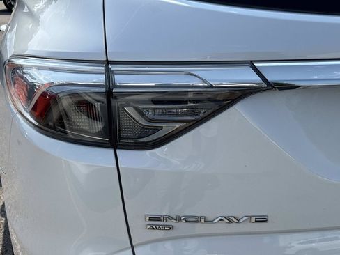 Used 2022 Buick Enclave Avenir w/ Avenir Technology Package AWD/4WD image 12