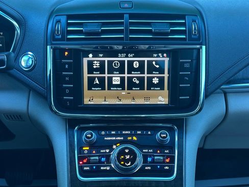 Used 2017 Lincoln Continental Reserve w/ Luxury Package image 29