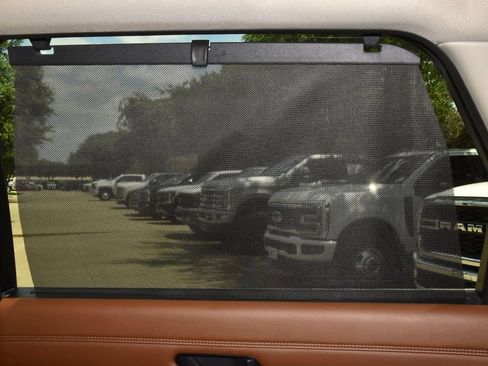 Used 2024 Nissan Pathfinder Platinum FWD image 19