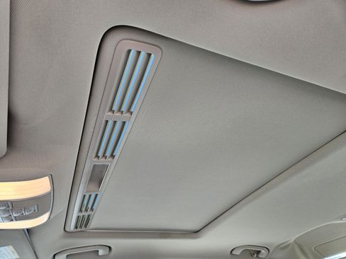 Used 2016 Mercedes-Benz E 350 Sedan image 29