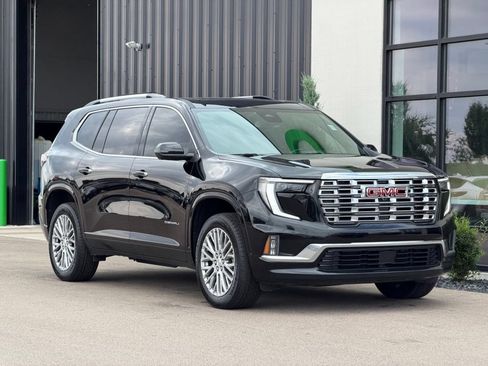 Used 2025 GMC Acadia Denali w/ LPO, All-Weather Package AWD/4WD image 4
