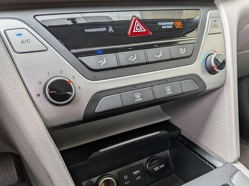 Used 2018 Hyundai Elantra SEL FWD image 65