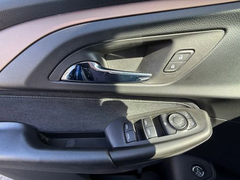 Used 2023 Chevrolet TrailBlazer ACTIV w/ Sun and Liftgate Package image 10