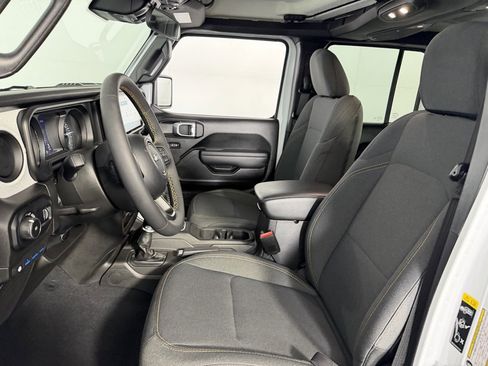 Used 2024 Jeep Wrangler Unlimited w/ Convenience Group image 20