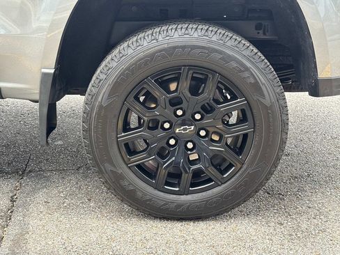 Used 2025 Chevrolet Colorado W/T w/ WT Custom Package RWD image 5