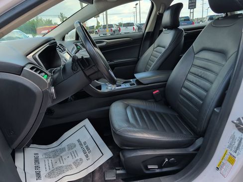 Used 2017 Ford Fusion SE w/ Fusion SE Technology Package AWD/4WD image 8