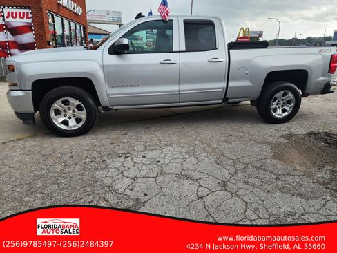 Used 2017 Chevrolet Silverado 1500 LT w/ All Star Edition AWD/4WD image 4