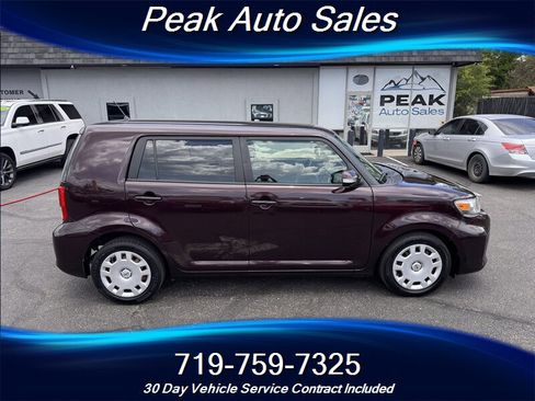 Used 2015 Scion xB FWD image 8