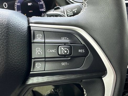 Used 2024 Jeep Grand Cherokee L Altitude AWD/4WD image 27