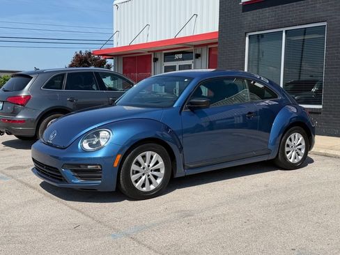 Used 2018 Volkswagen Beetle 2.0T FWD image 3