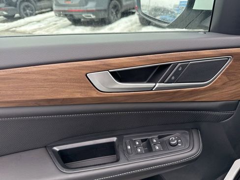 New 2026 Volkswagen Atlas SE image 17