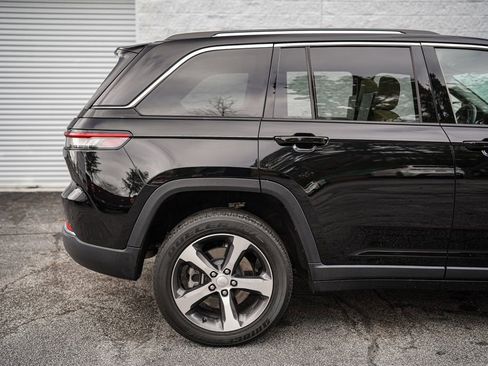 Used 2023 Jeep Grand Cherokee 4WD 4xe w/ Luxury Tech Group II image 16