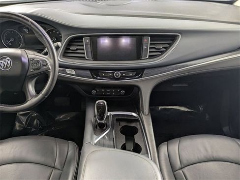 Used 2018 Buick Enclave Essence image 28