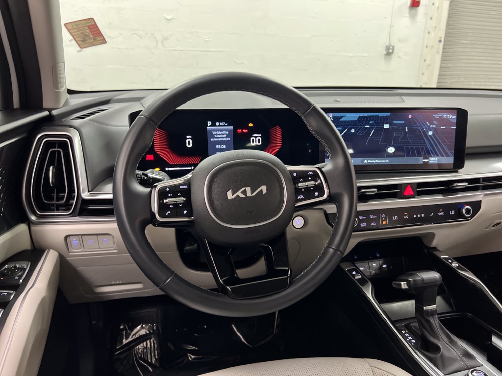 Used 2025 Kia Sorento EX FWD image 13