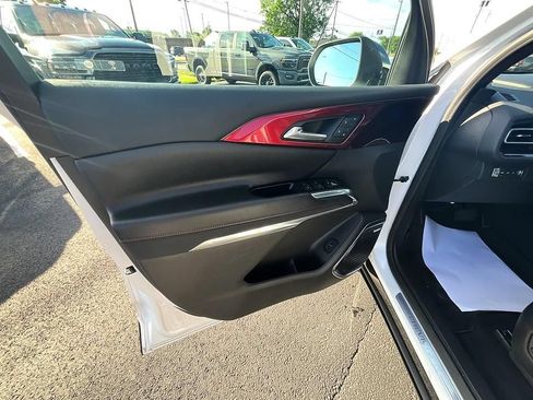 Used 2024 Chevrolet Traverse RS w/ LPO, Floor Liner Package AWD/4WD image 13