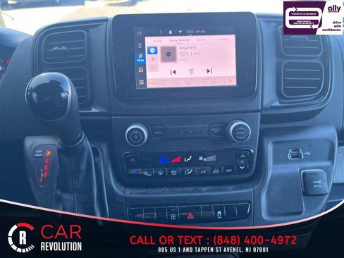 Used 2025 RAM ProMaster 2500 w/ Convenience Group FWD image 17
