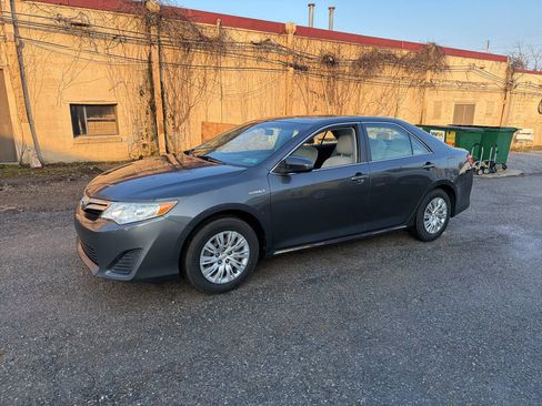 Used 2012 Toyota Camry LE image 14