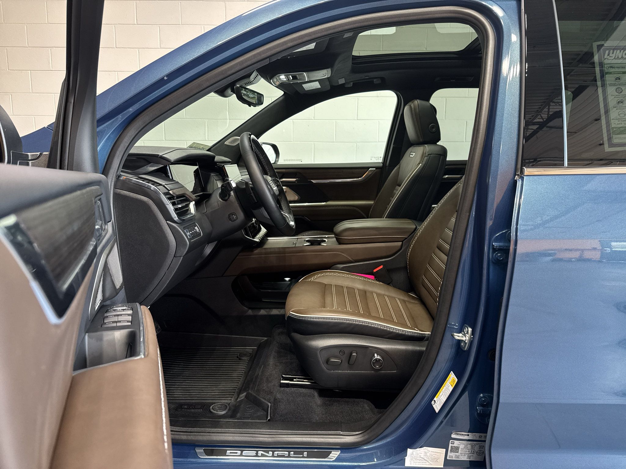 Used 2026 GMC Acadia Denali w/ Super Cruise Package AWD/4WD image 18