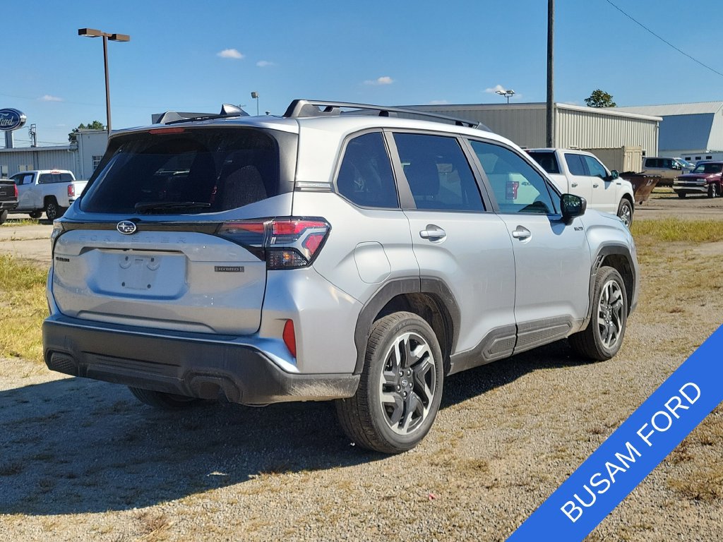 Used 2025 Subaru Forester Premium AWD/4WD image 4