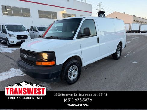 Used 2017 Chevrolet Express 3500 image 1