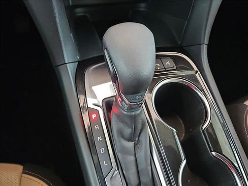 Used 2024 Chevrolet Equinox Premier FWD image 12