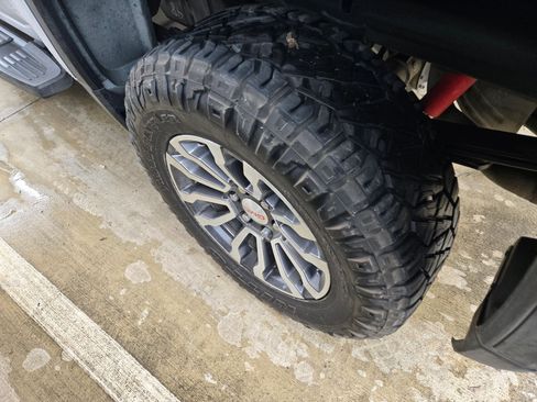 Used 2020 GMC Sierra 1500 AT4 w/ AT4 Premium Package image 9