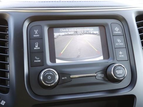 Used 2019 Jeep Cherokee Sport FWD image 24