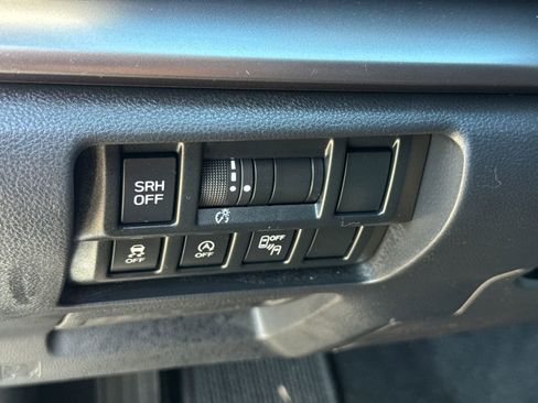 Certified 2022 Subaru Crosstrek 2.5i Limited w/ Moonroof Package 2 image 17