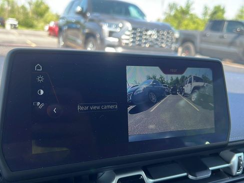 Used 2021 Toyota Supra RWD image 7