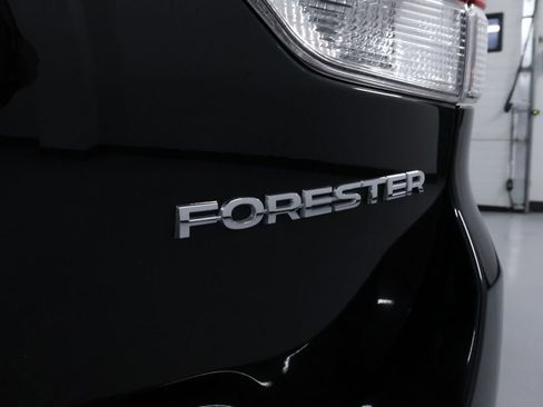 Used 2021 Subaru Forester Premium image 11
