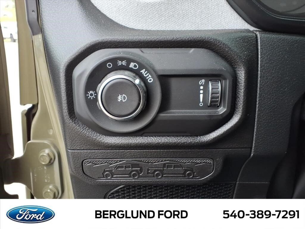 Used 2026 Jeep Wrangler Sport AWD/4WD image 19