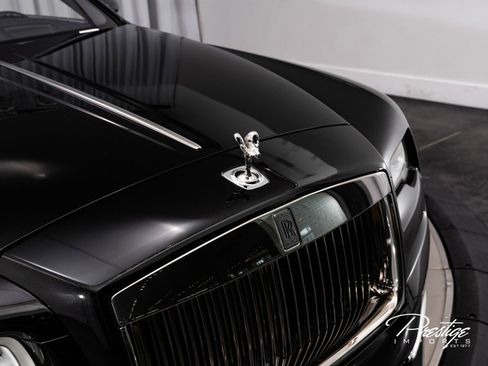 Used 2018 Rolls-Royce Dawn image 2