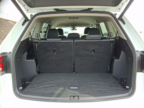 Used 2025 Volkswagen Atlas SE FWD image 28