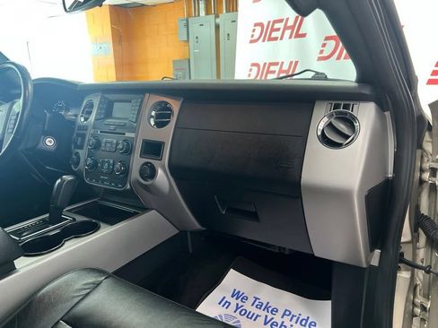 Used 2017 Ford Expedition EL XLT w/ Equipment Group 201A AWD/4WD image 11