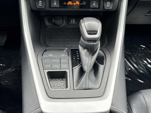 Used 2023 Toyota RAV4 XLE Premium AWD/4WD image 8