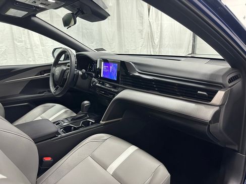 Used 2025 Toyota Camry SE image 62