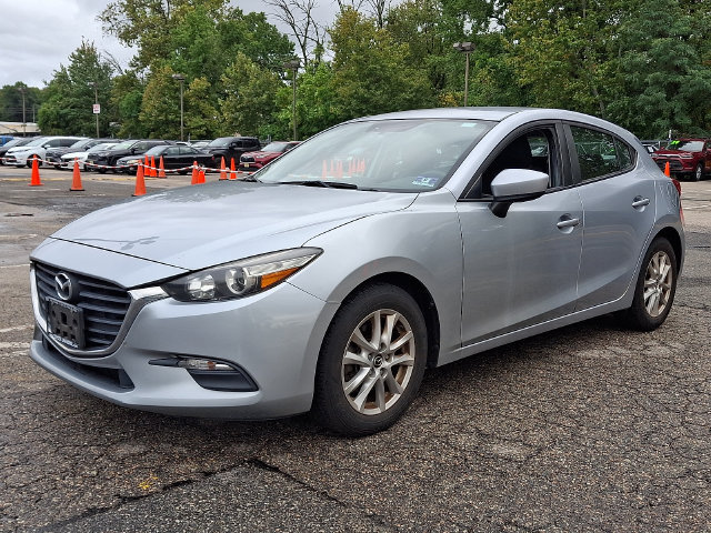 Used 2017 MAZDA MAZDA3 Sport FWD image 2