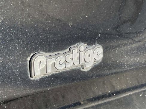 Used 2018 Toyota Sienna SE image 11