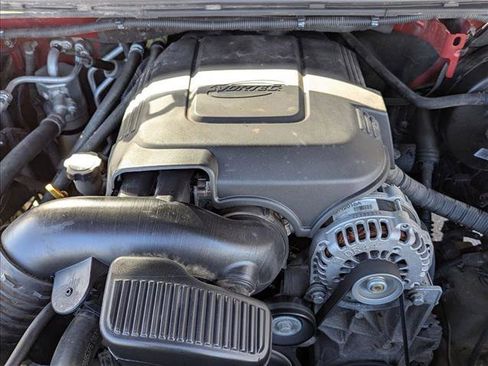 Used 2014 Chevrolet Suburban LT image 25