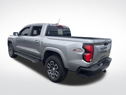 Used 2024 Chevrolet Colorado Z71 image 3