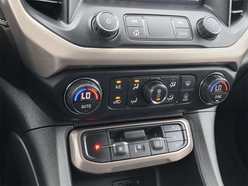 Used 2020 GMC Acadia Denali w/ Technology Package image 42