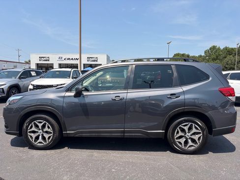 Used 2023 Subaru Forester Premium AWD/4WD image 4