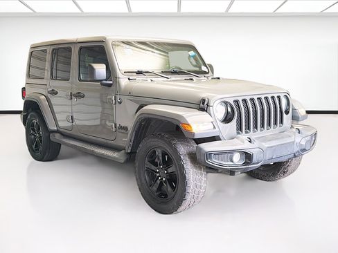 Used 2021 Jeep Wrangler Unlimited Sahara image 3