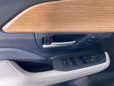 New 2026 Toyota Grand Highlander Limited image 12