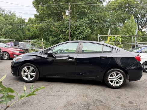 Used 2017 Chevrolet Cruze LS FWD image 7