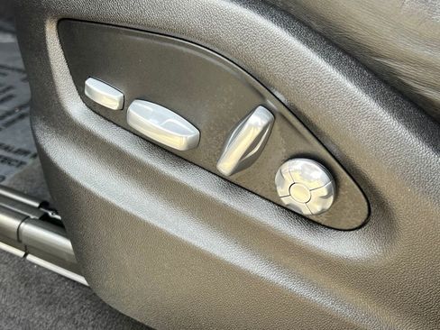 Used 2021 Porsche Cayenne Turbo image 37