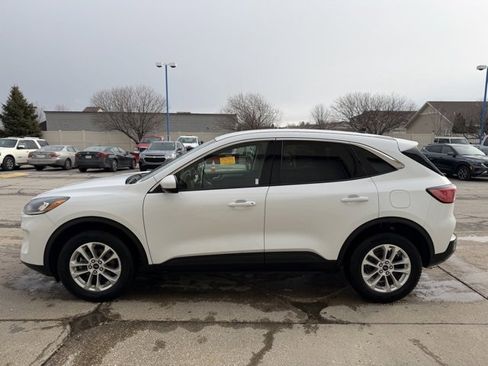 Certified 2020 Ford Escape SE image 4