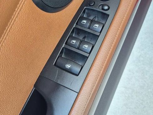 Used 2009 BMW 328i Convertible image 33