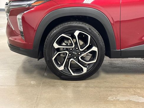 Used 2025 Chevrolet Trax RS w/ Driver Confidence Package image 11