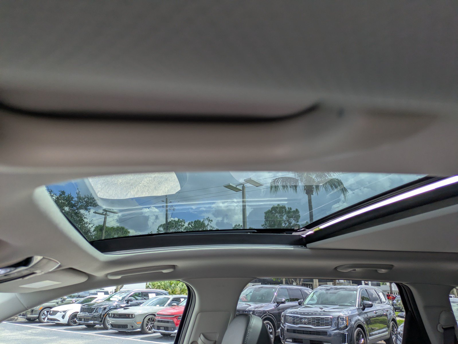 Certified 2026 Kia Sorento S w/ S Panoramic Sunroof Package FWD image 18